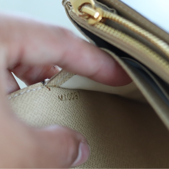 Rare Authentic Vintage Louis Vuitton Lace Embroidered Wallet - Picture 11 of 15